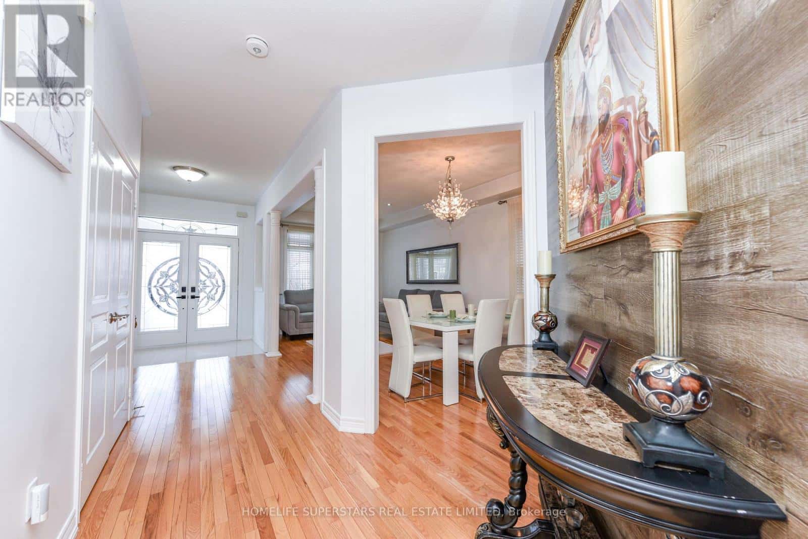 27 DOVEHAVEN CRESCENT — Brampton (Bram East), Ontario - Photo 4 of 44