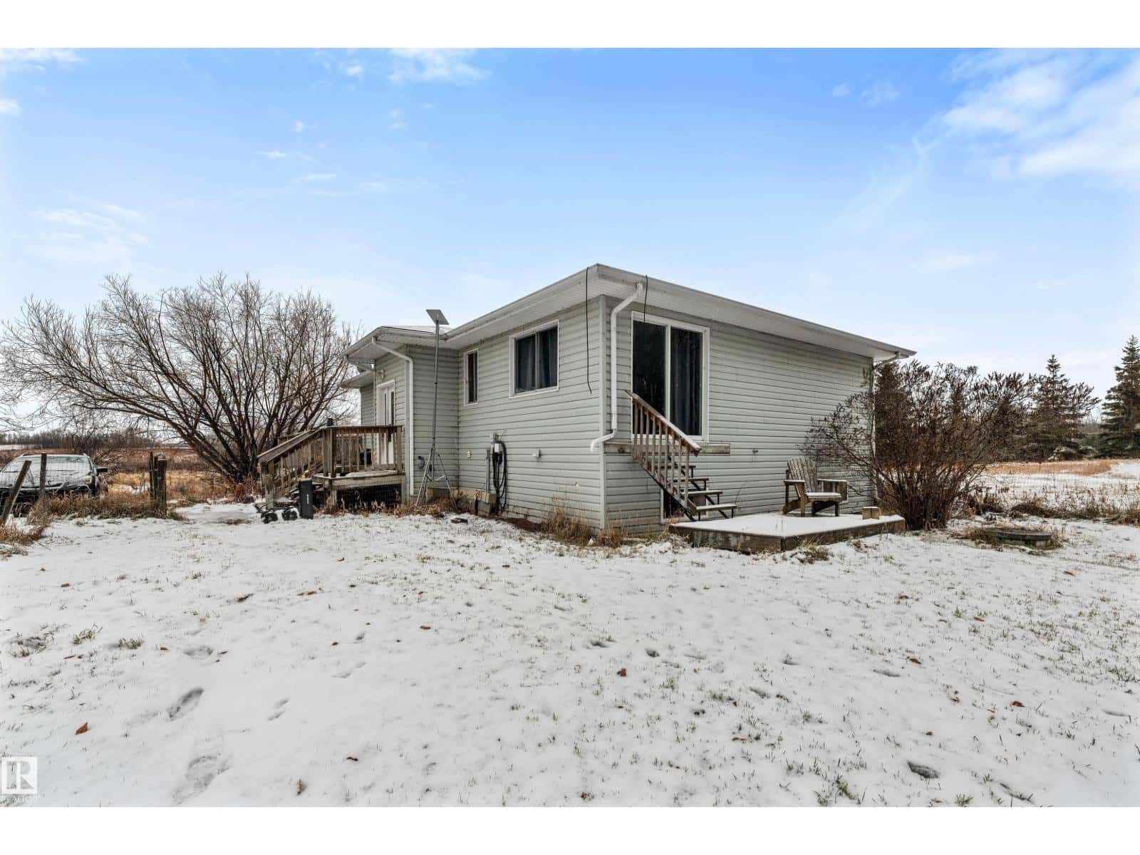 55229 Range Road 13 — Rural Lac Ste. Anne County, Alberta - Photo 3 of 51