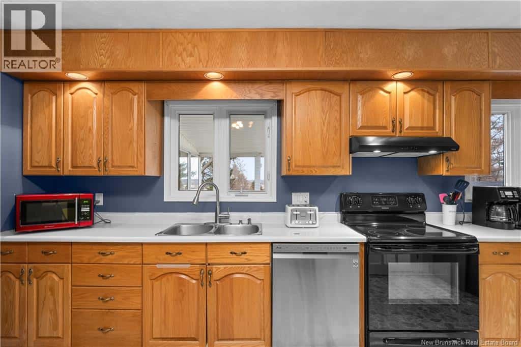 695 Hillsborough Road — Riverview, New Brunswick - Photo 5 of 43