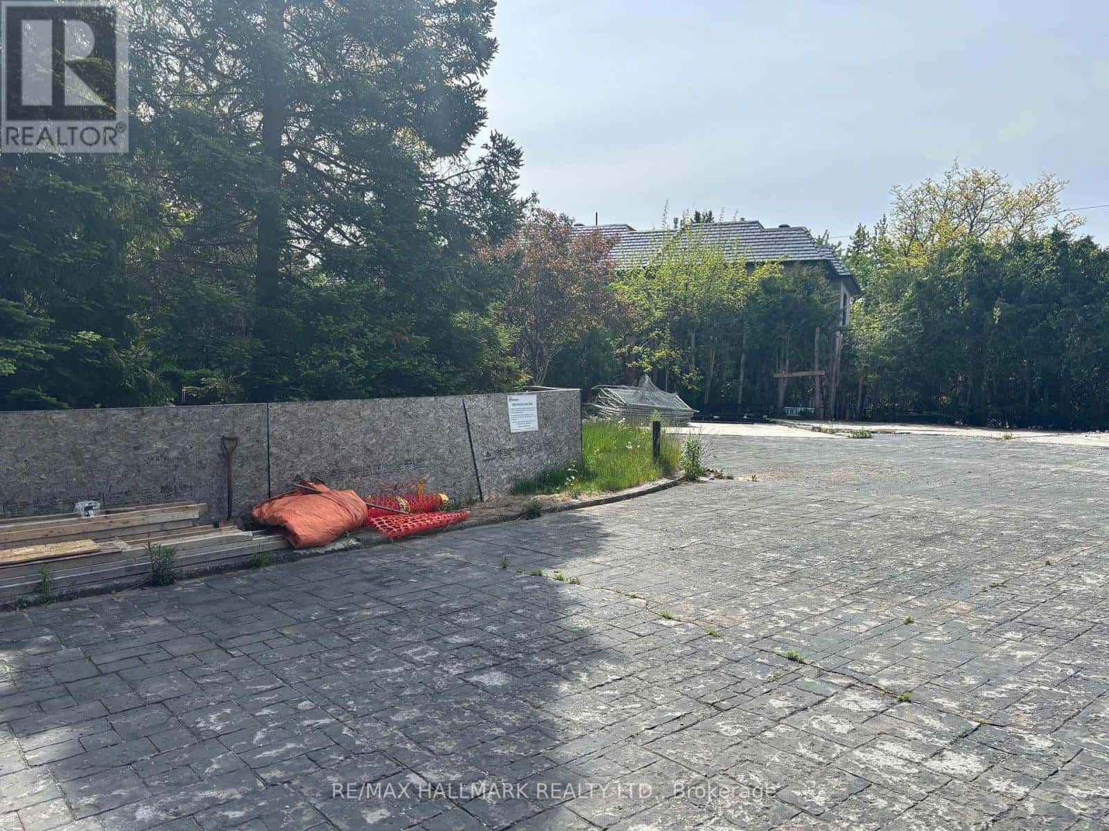 2 LADYSLIPPER COURT — Markham (Bayview Glen), Ontario - Photo 4 of 4