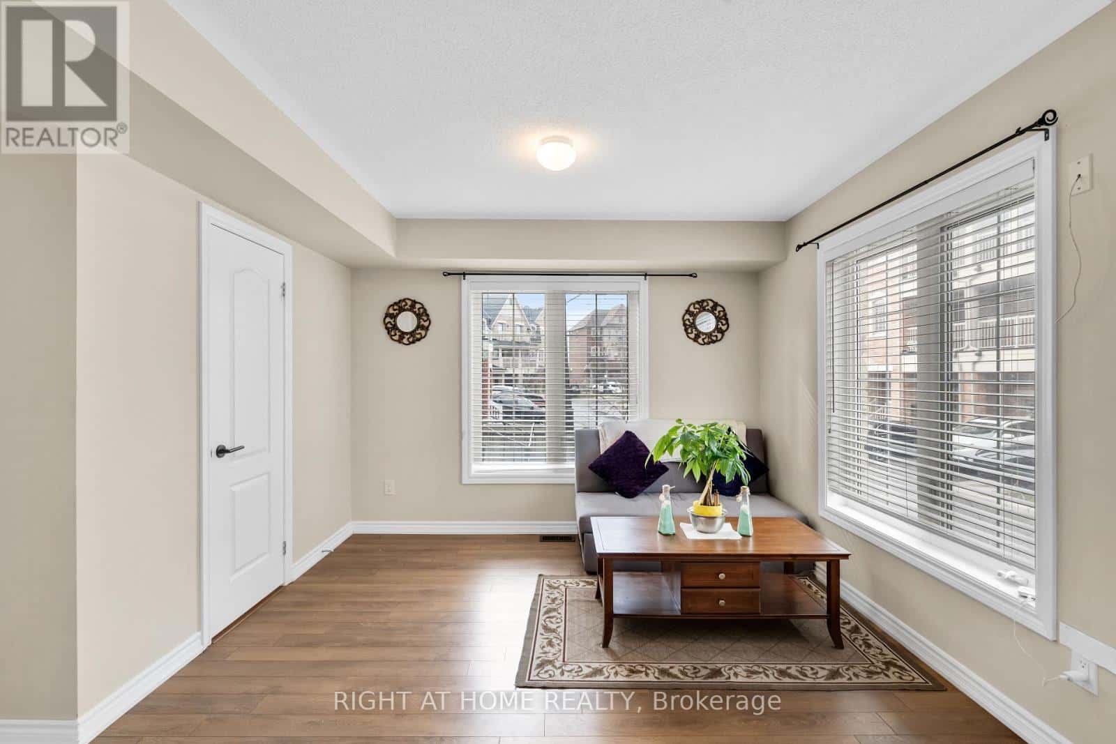 2 SHIFF CRESCENT — Brampton (Heart Lake East), Ontario - Photo 4 of 50