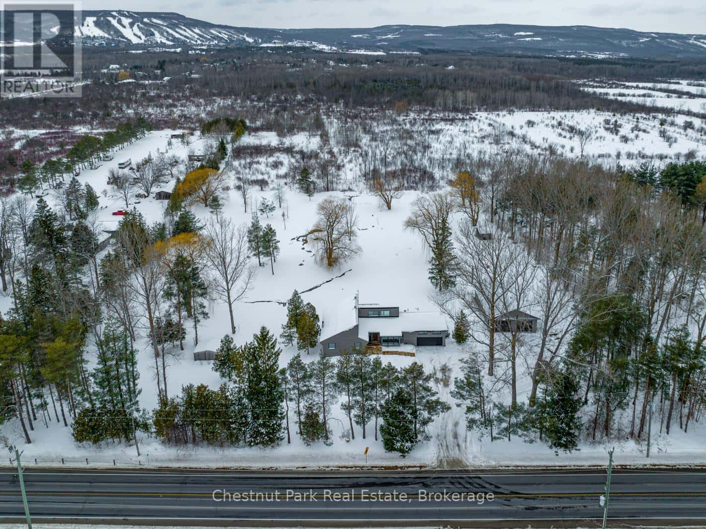 2890 NOTTAWASAGA CONC 10 N — Clearview, Ontario - Photo 2 of 50