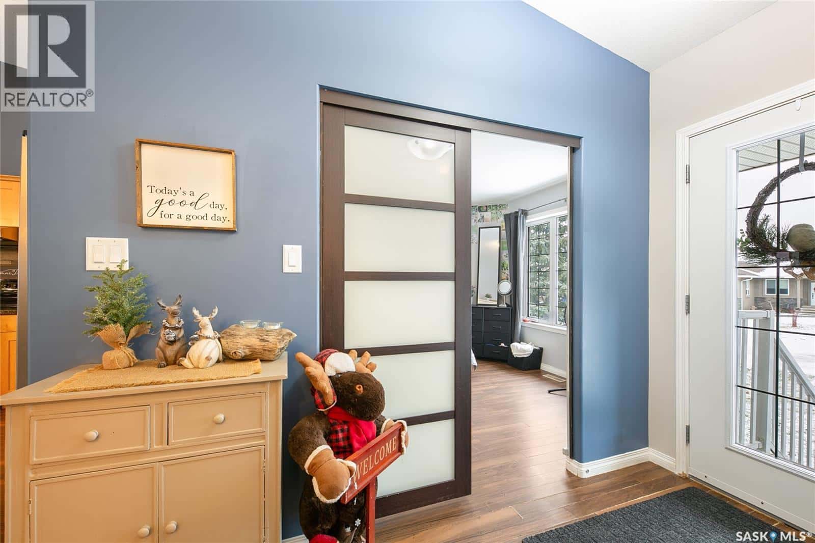 5 Rosewood DRIVE — Lumsden, Saskatchewan - Photo 4 of 43