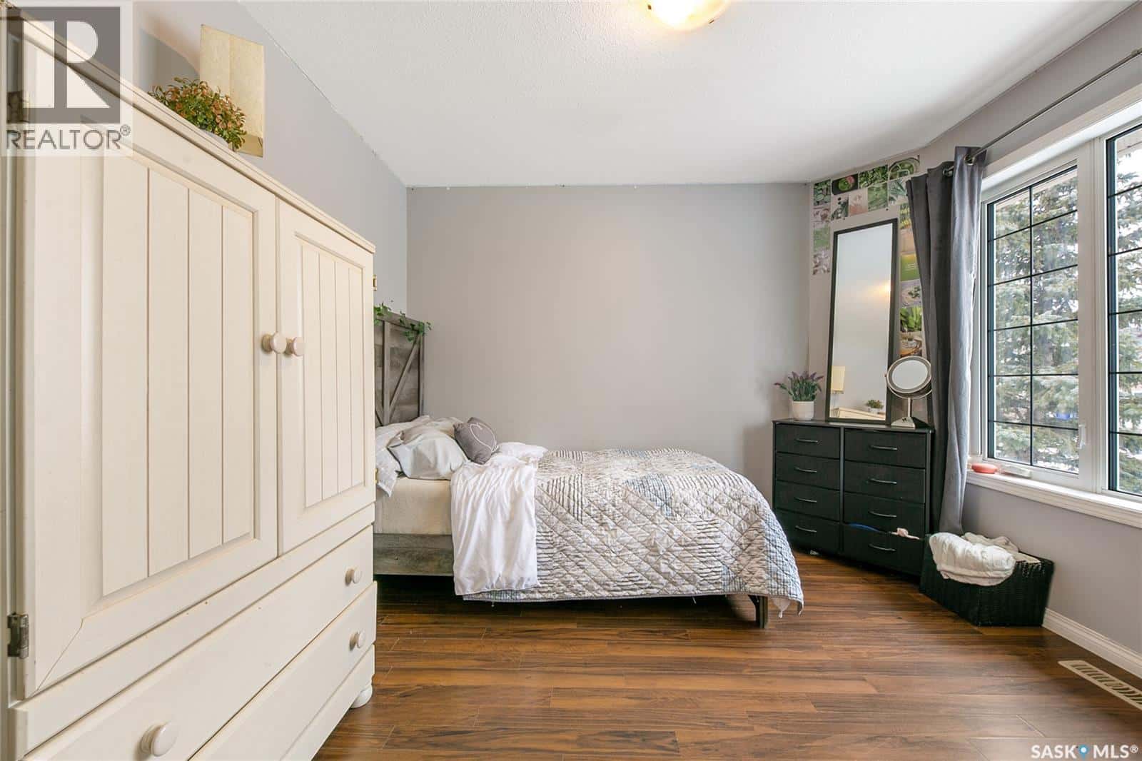 5 Rosewood DRIVE — Lumsden, Saskatchewan - Photo 5 of 43