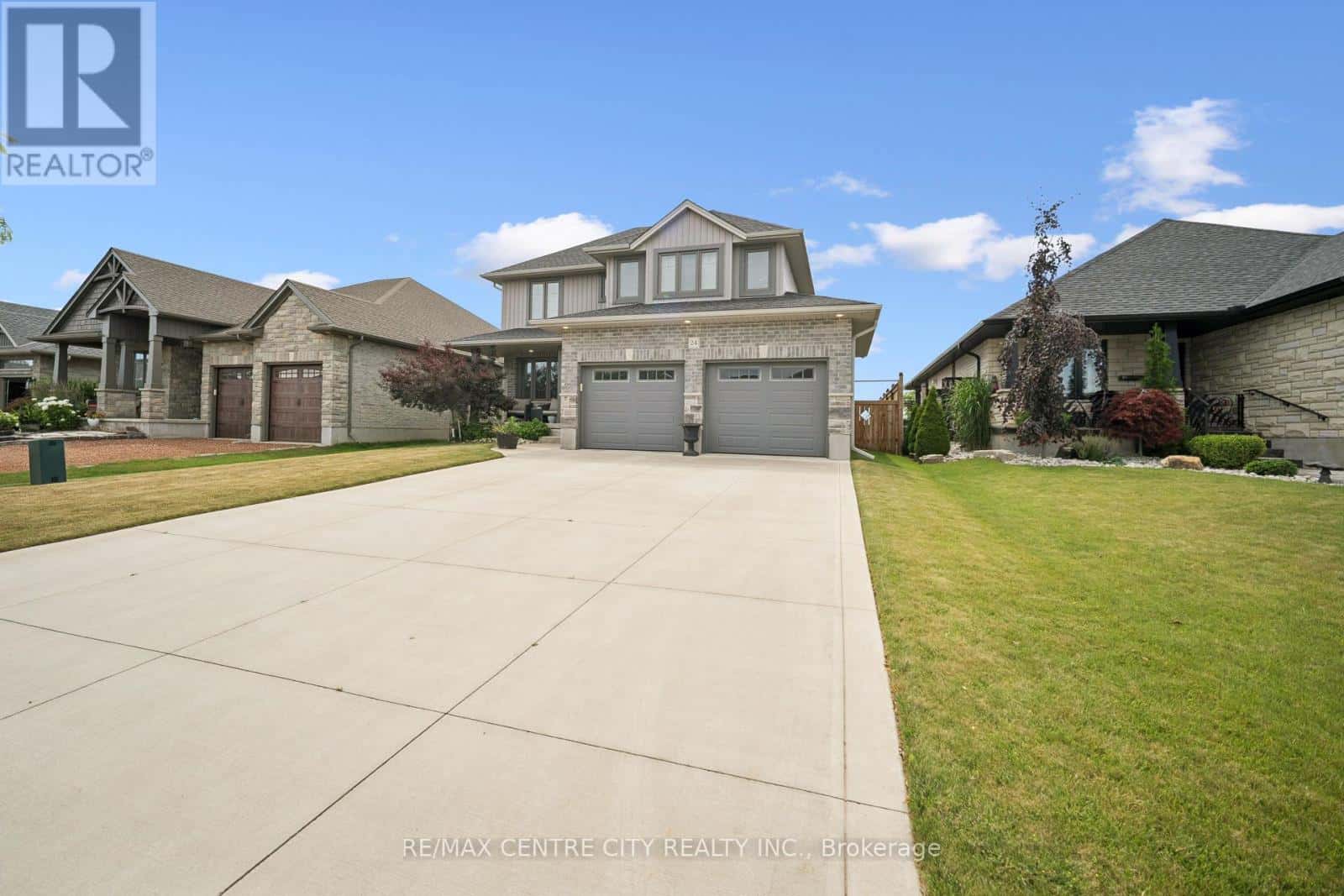 24 OAKMONT STREET — St. Thomas, Ontario - Photo 2 of 42