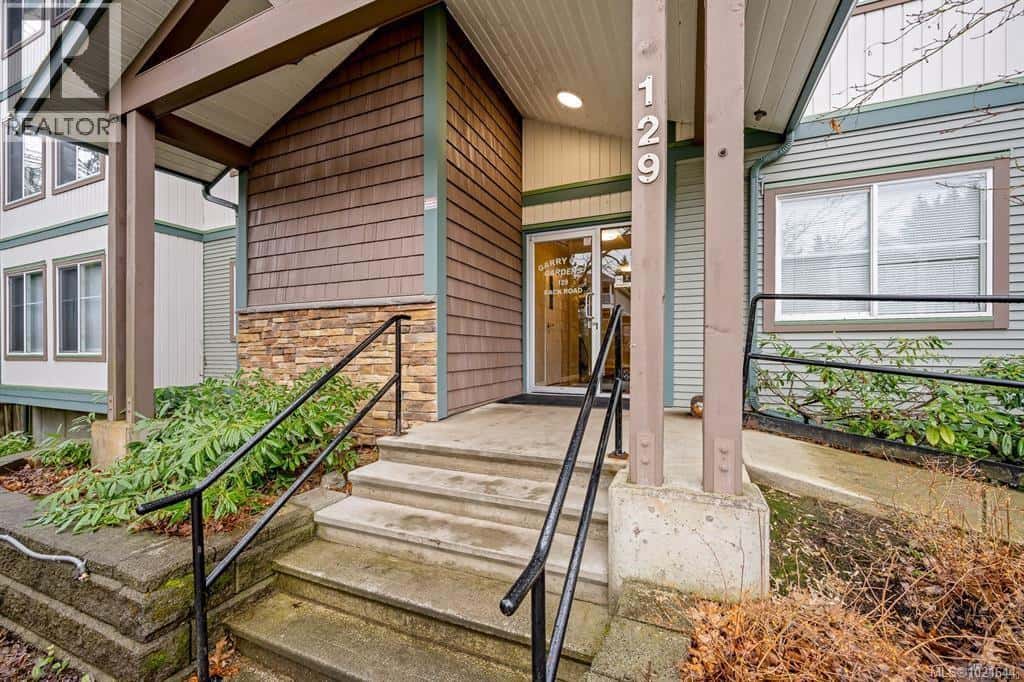 103 129 Back Rd — Courtenay, British Columbia - Photo 2 of 20