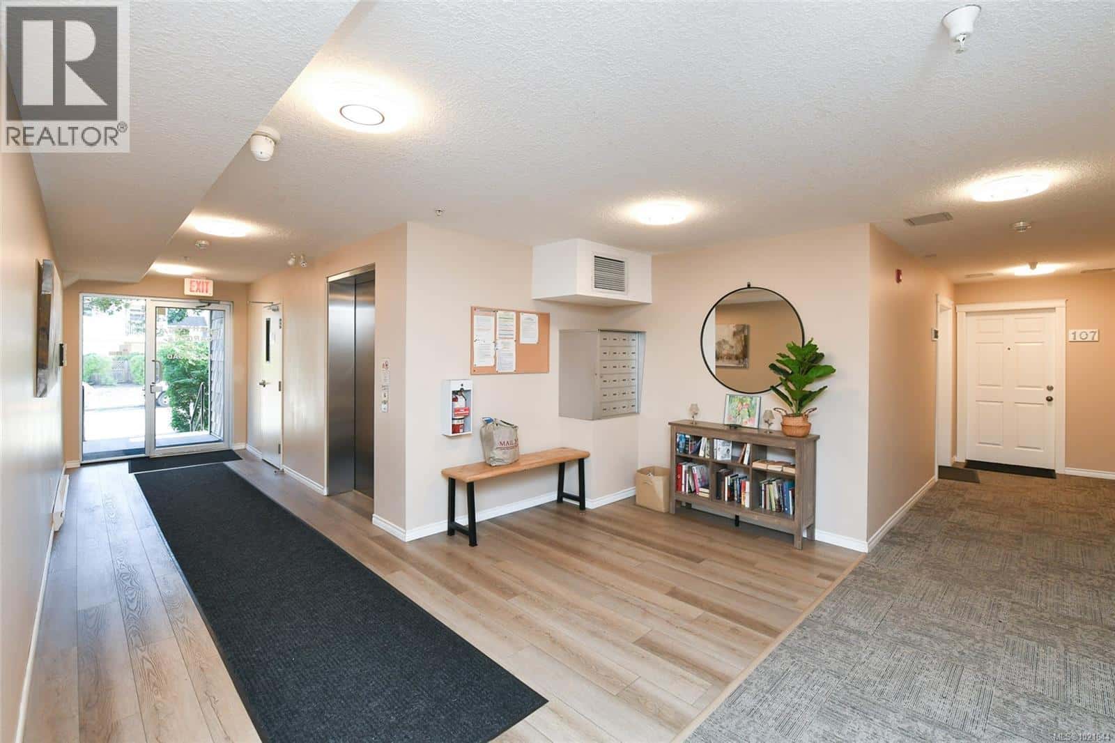 103 129 Back Rd — Courtenay, British Columbia - Photo 3 of 20