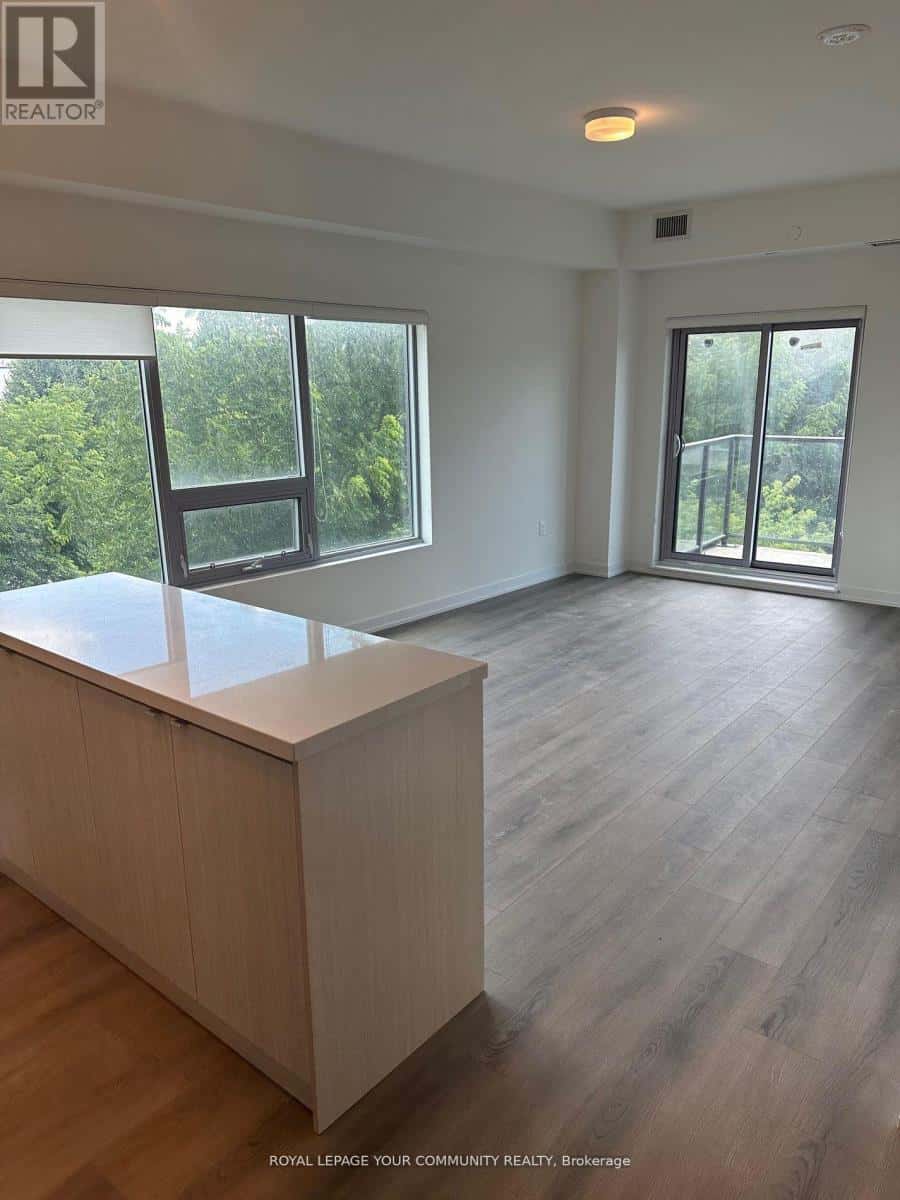 313 - 2433 DUFFERIN STREET — Toronto (Briar Hill-Belgravia), Ontario - Photo 2 of 8