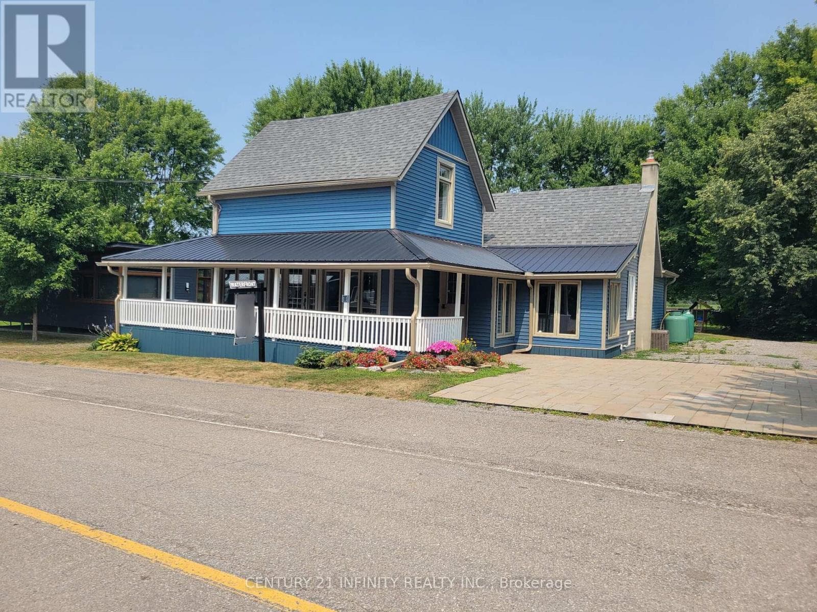 11 CAMPBELL STREET — Rideau Lakes, Ontario - Main photo