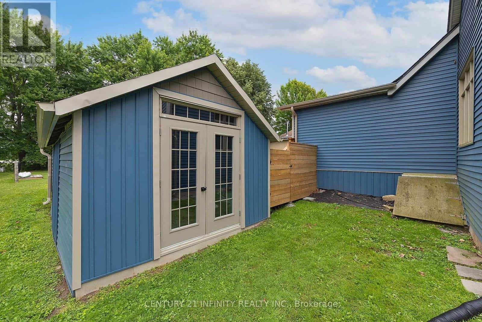 11 CAMPBELL STREET — Rideau Lakes, Ontario - Photo 5 of 50