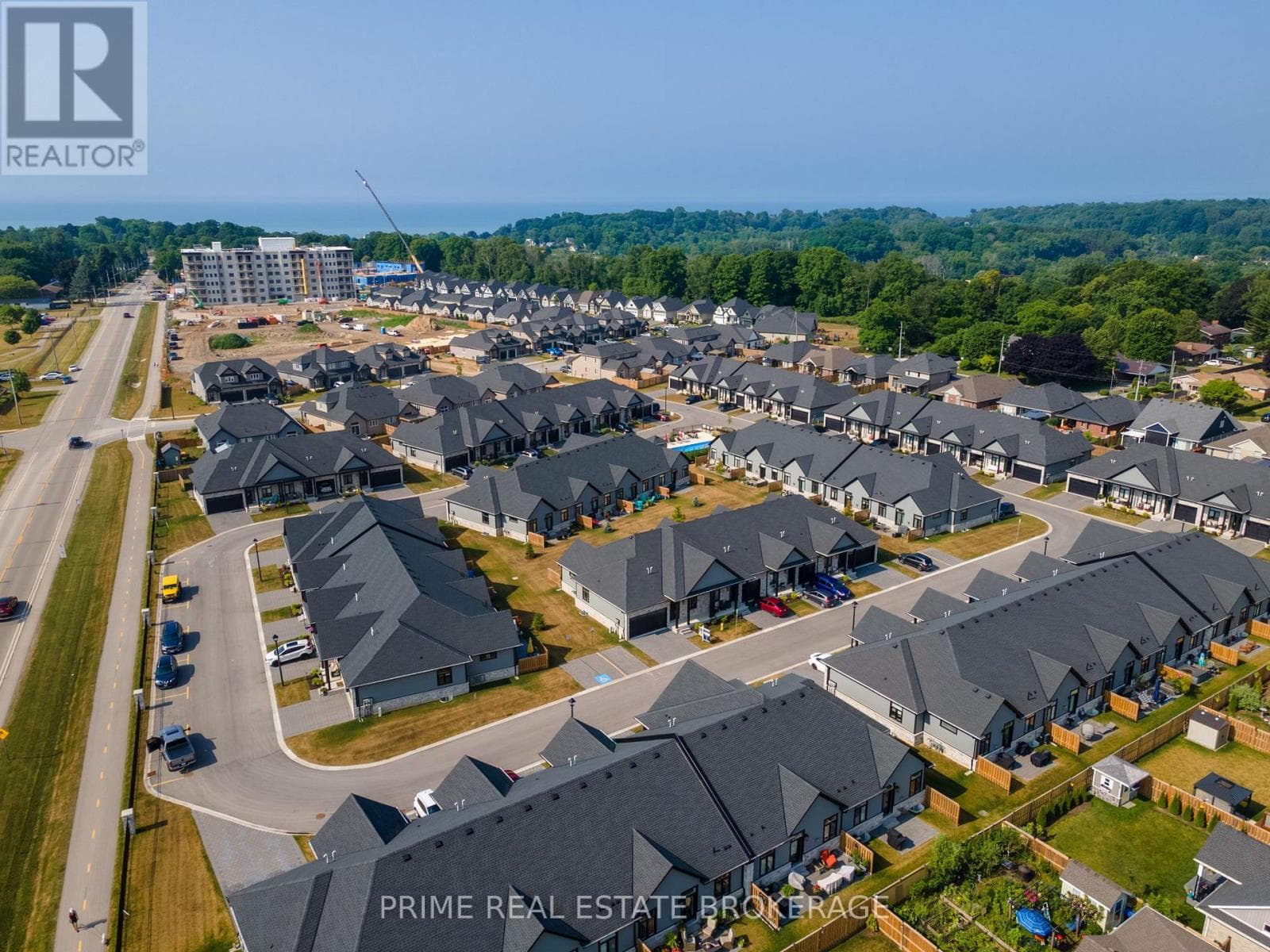 44 - 63 COMPASS TRAIL — Central Elgin, Ontario - Main photo