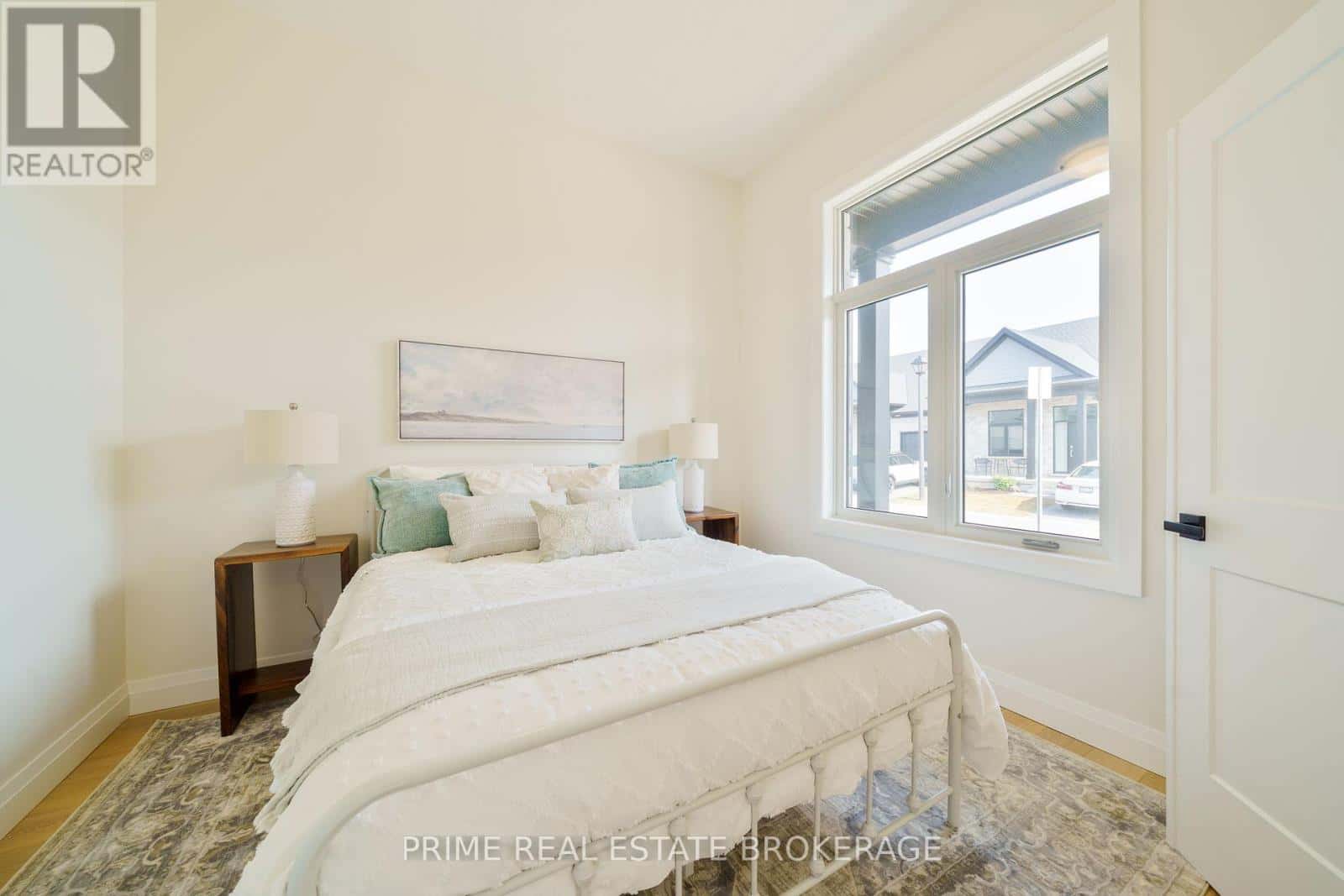 44 - 63 COMPASS TRAIL — Central Elgin, Ontario - Photo 5 of 31