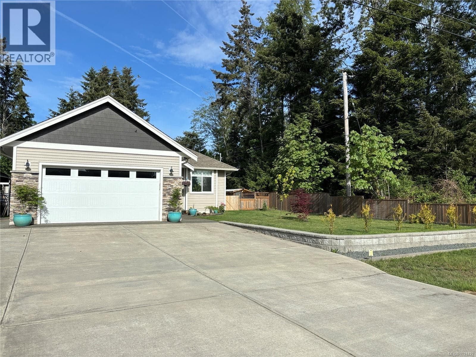 8965 McLarey Ave — Black Creek, British Columbia - Main photo