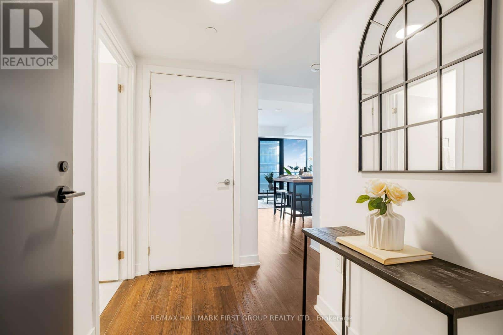 316 - 1604 CHARLES STREET — Whitby (Port Whitby), Ontario - Photo 2 of 27