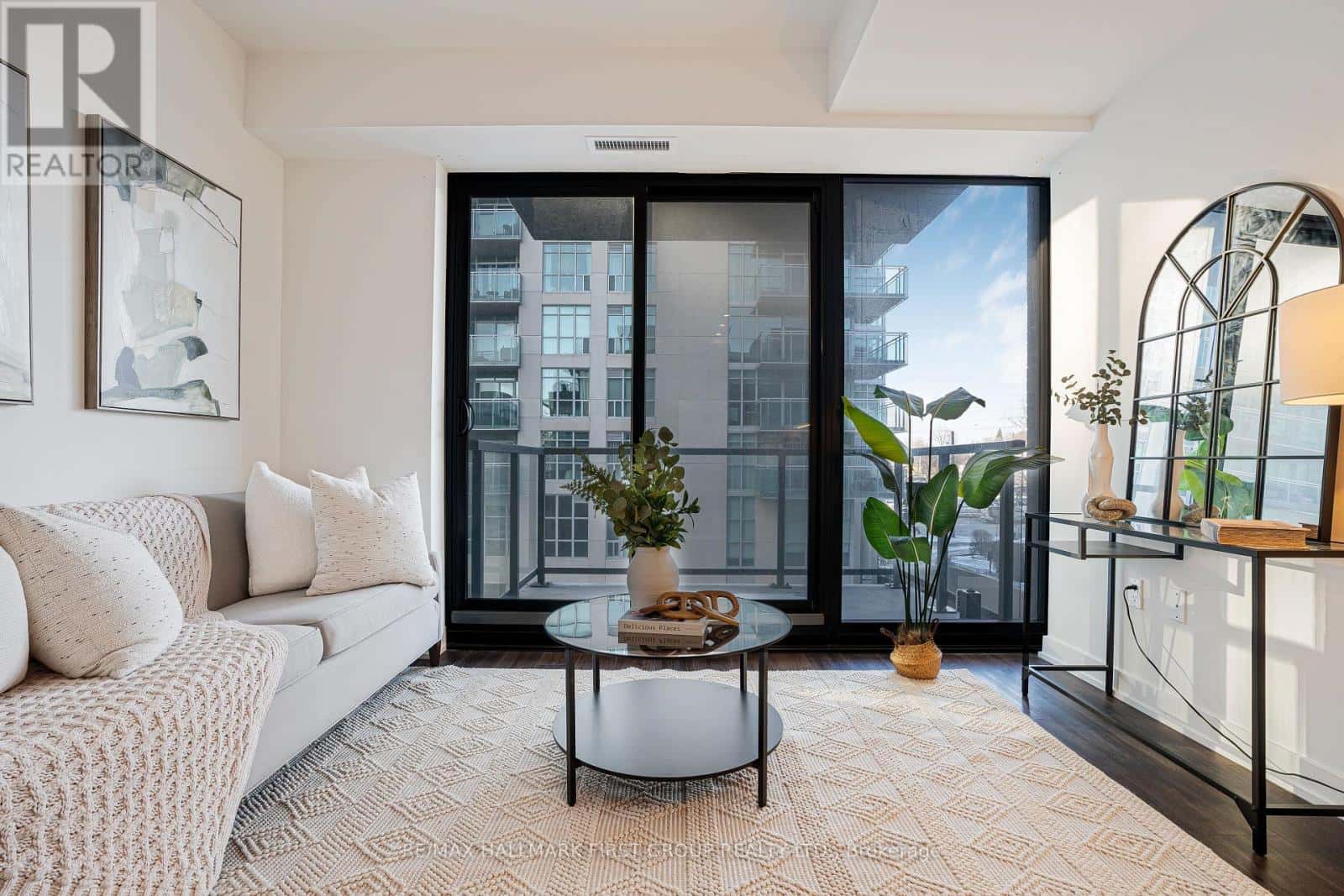 316 - 1604 CHARLES STREET — Whitby (Port Whitby), Ontario - Photo 4 of 27