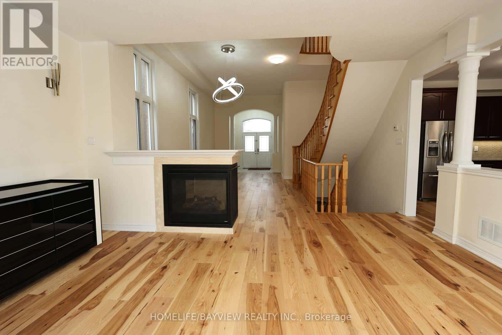 171 MAURIER BOULEVARD — Vaughan (Patterson), Ontario - Photo 5 of 32