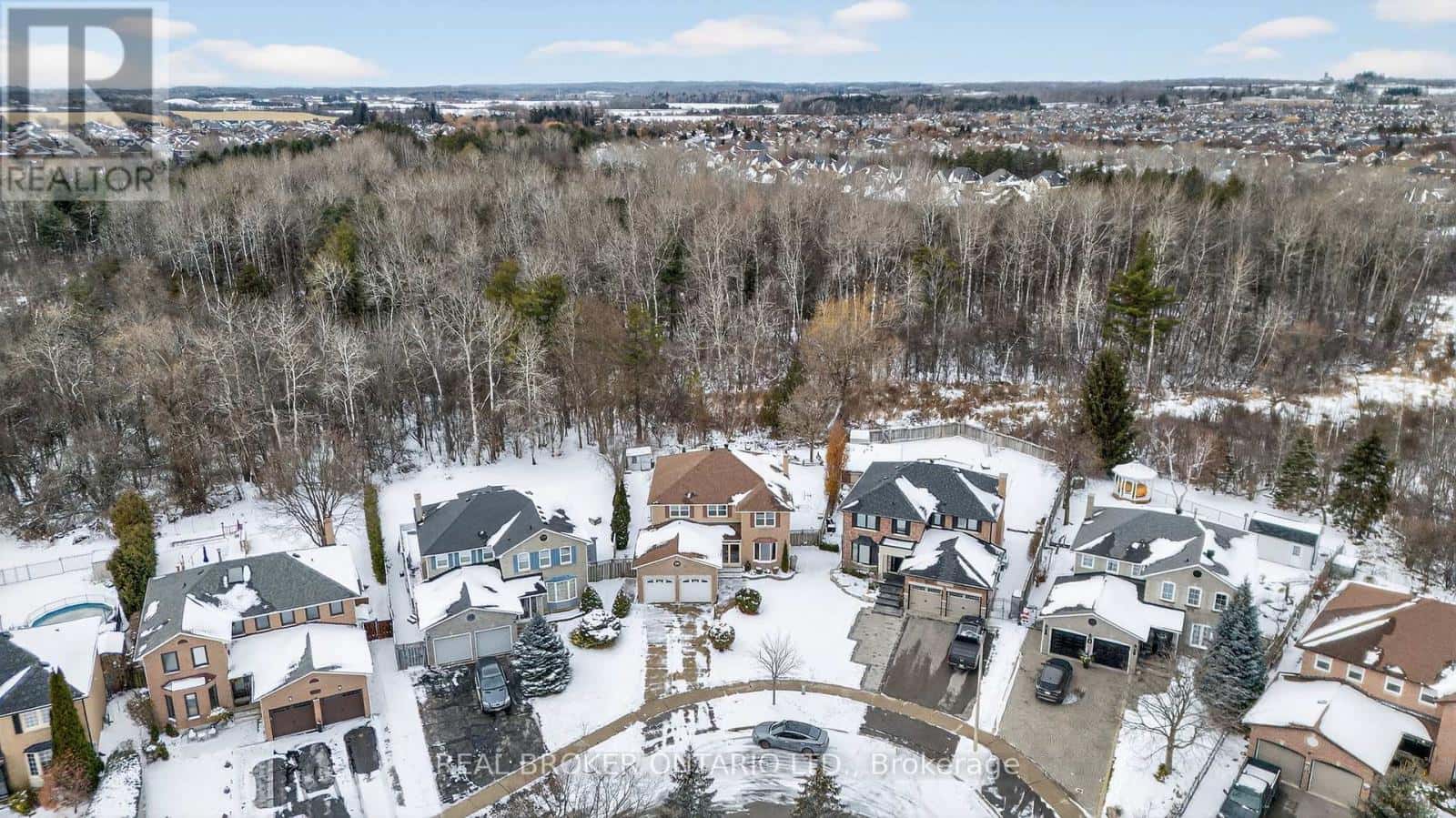 28 BLYTH STREET W — Richmond Hill (Oak Ridges), Ontario - Photo 2 of 27