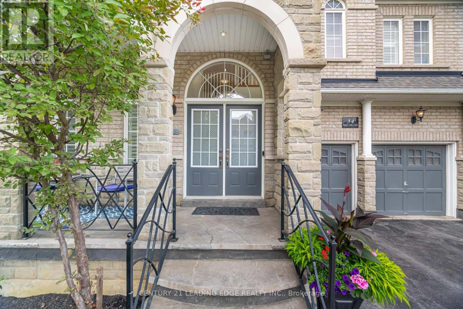 34 ROYAL LINKS CIRCLE — Brampton (Vales of Castlemore North), Ontario - Photo 4 of 33