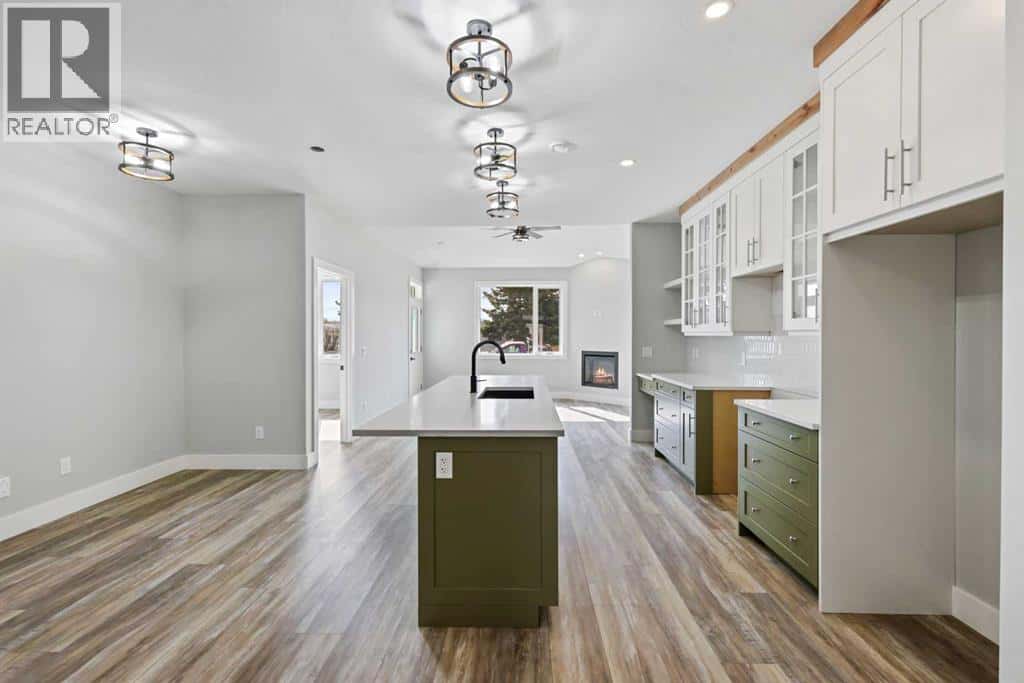 28, 610 4 Avenue SW — Sundre, Alberta - Photo 5 of 28