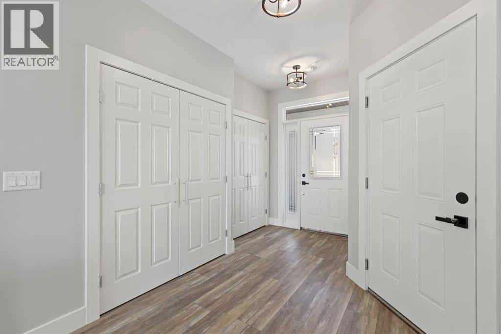 28, 610 4 Avenue SW — Sundre, Alberta - Photo 2 of 28