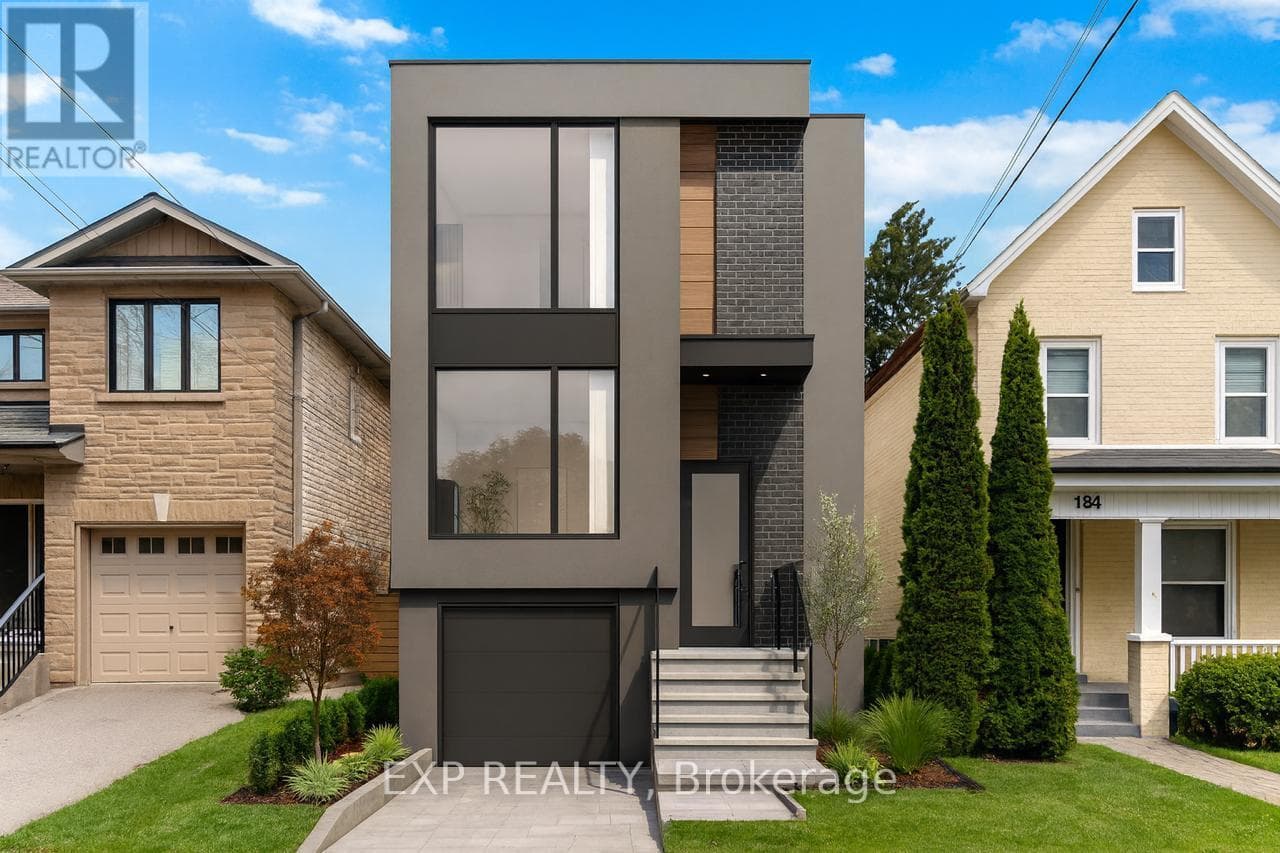 132 BARRINGTON AVENUE — Toronto (Crescent Town), Ontario - Main photo