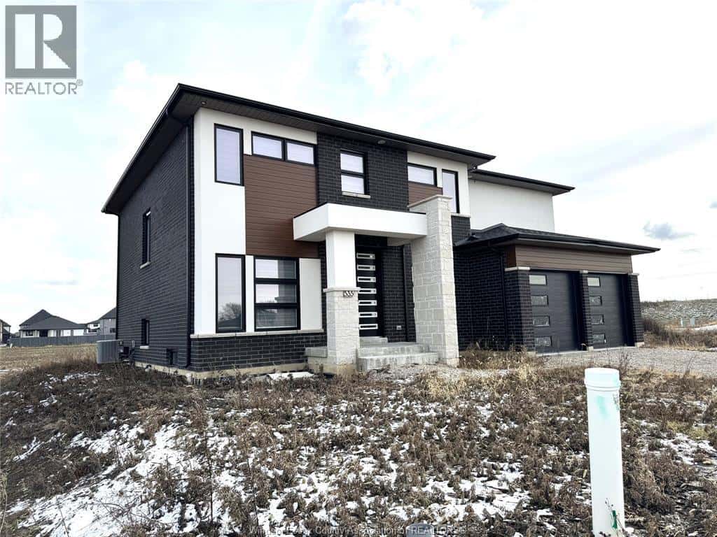 535 VENETO STREET — Lakeshore, Ontario - Photo 2 of 43