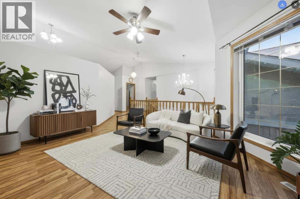 5905 61 Avenue — Ponoka, Alberta - Photo 3 of 34