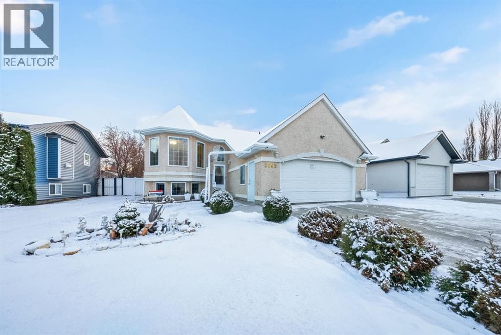 5905 61 Avenue — Ponoka, Alberta - Main photo