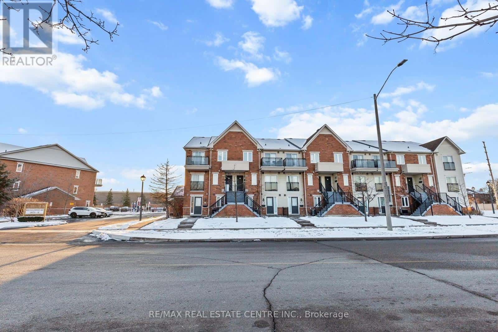 33 - 4620 GUILDWOOD WAY — Mississauga (Hurontario), Ontario - Photo 2 of 31