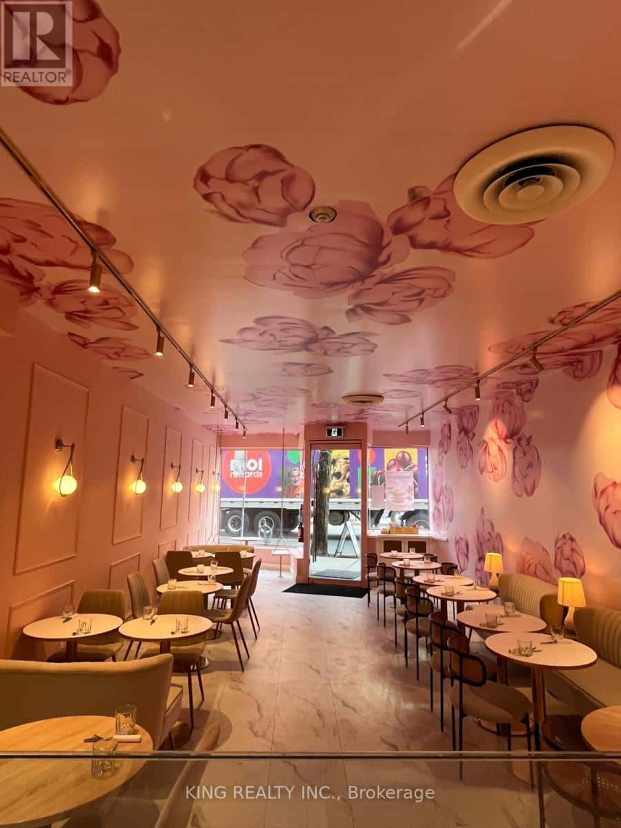 2865 DUNDAS STREET W — Toronto (Junction Area), Ontario - Photo 2 of 5