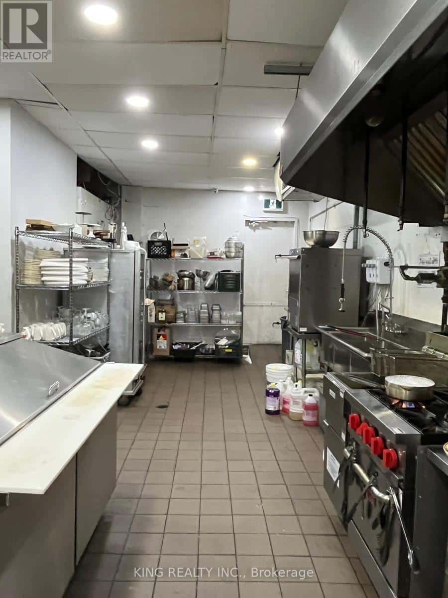 2865 DUNDAS STREET W — Toronto (Junction Area), Ontario - Photo 5 of 5