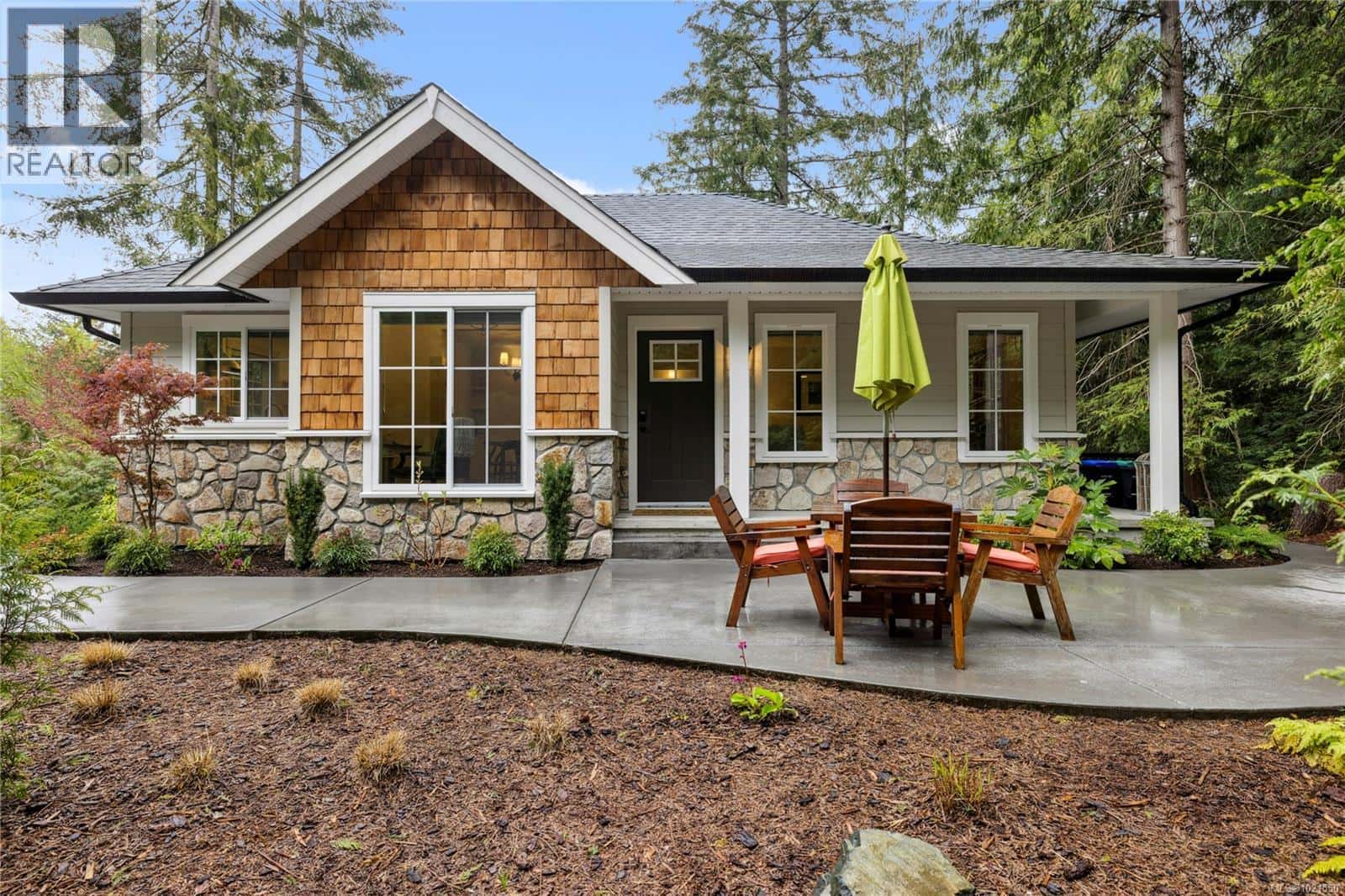 7190 Hase Pl — Lantzville, British Columbia - Photo 5 of 72