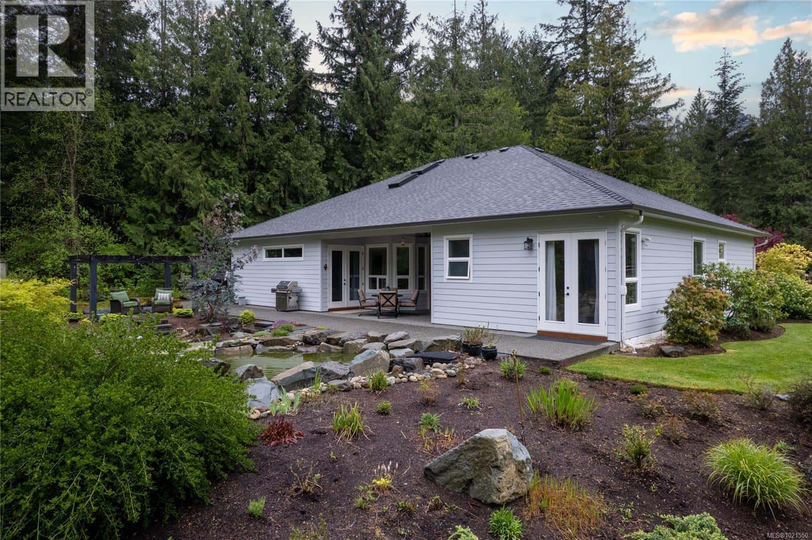 7190 Hase Pl — Lantzville, British Columbia - Photo 4 of 72