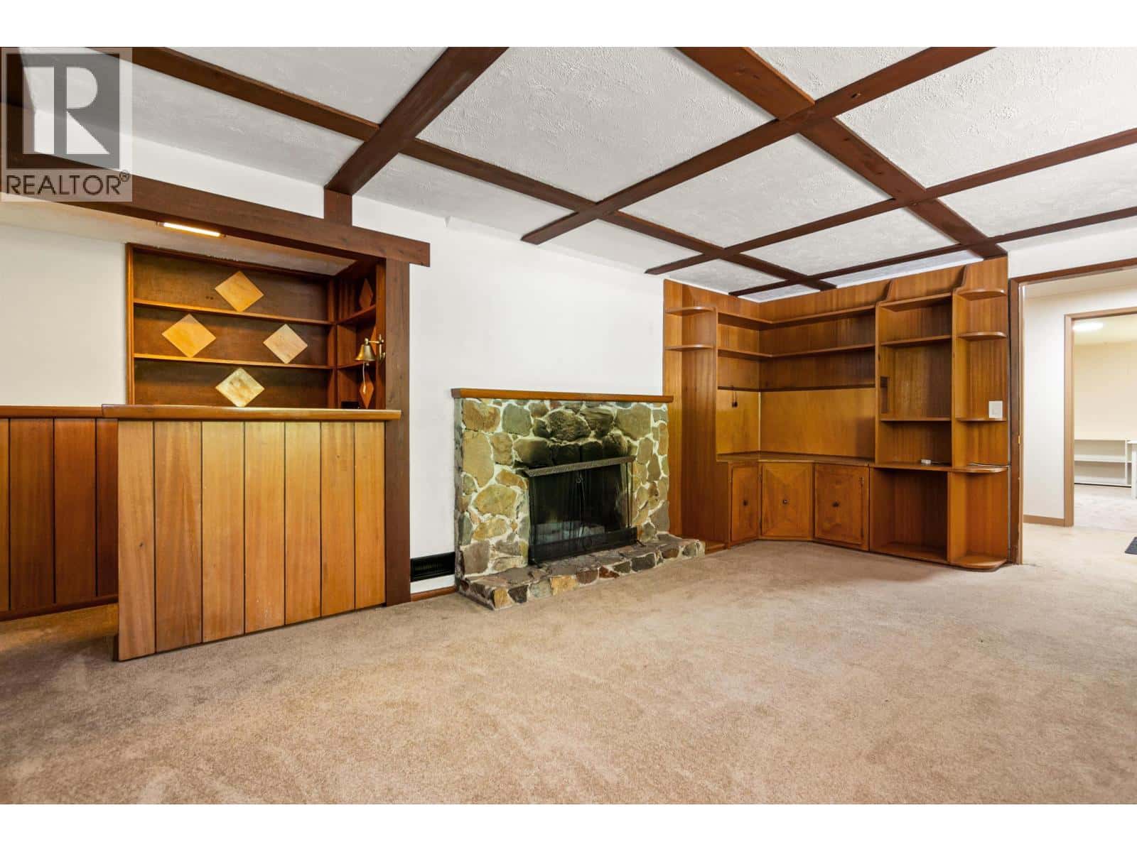 3687 COAST MERIDIAN ROAD — Port Coquitlam, British Columbia - Photo 5 of 40