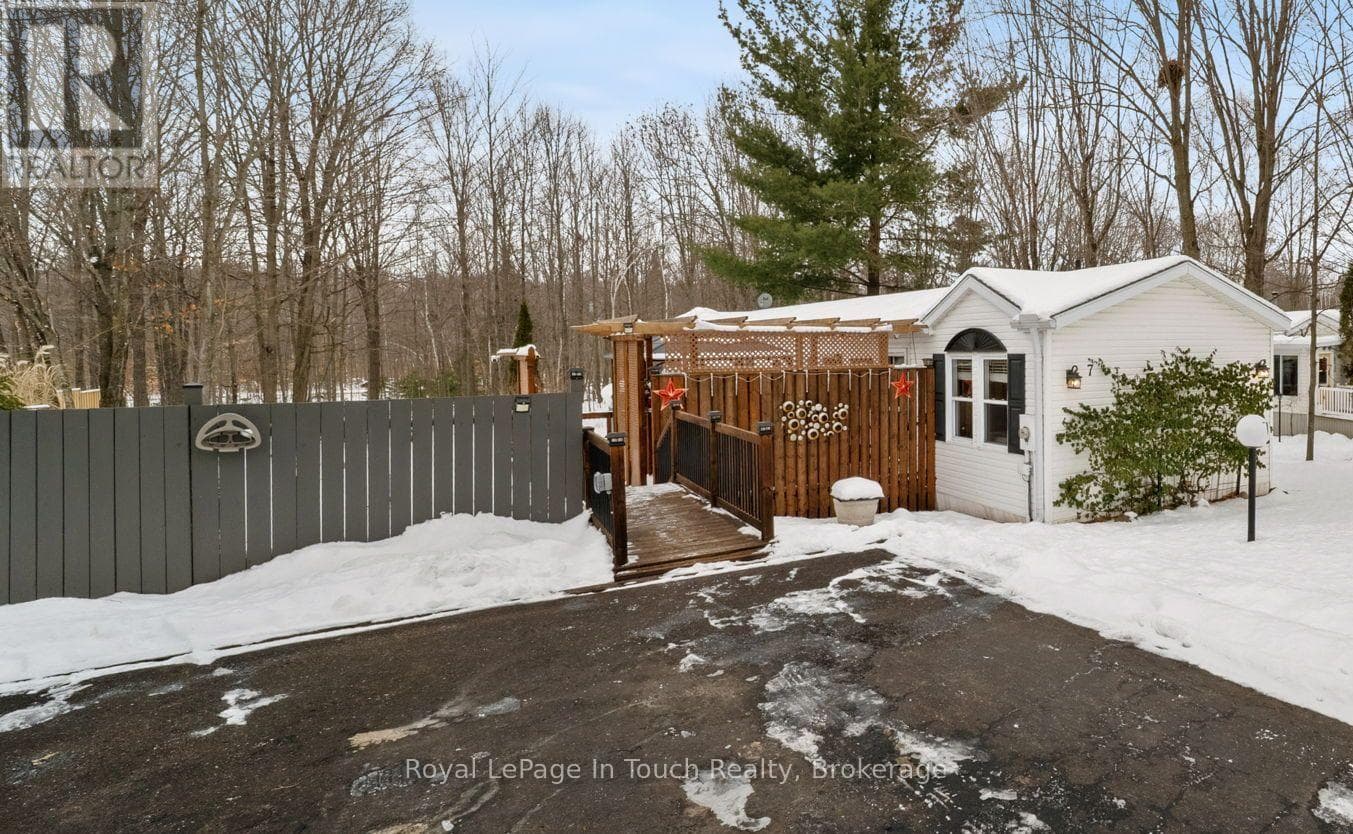 7 - 5411 ELLIOTT SIDE ROAD — Tay, Ontario - Main photo