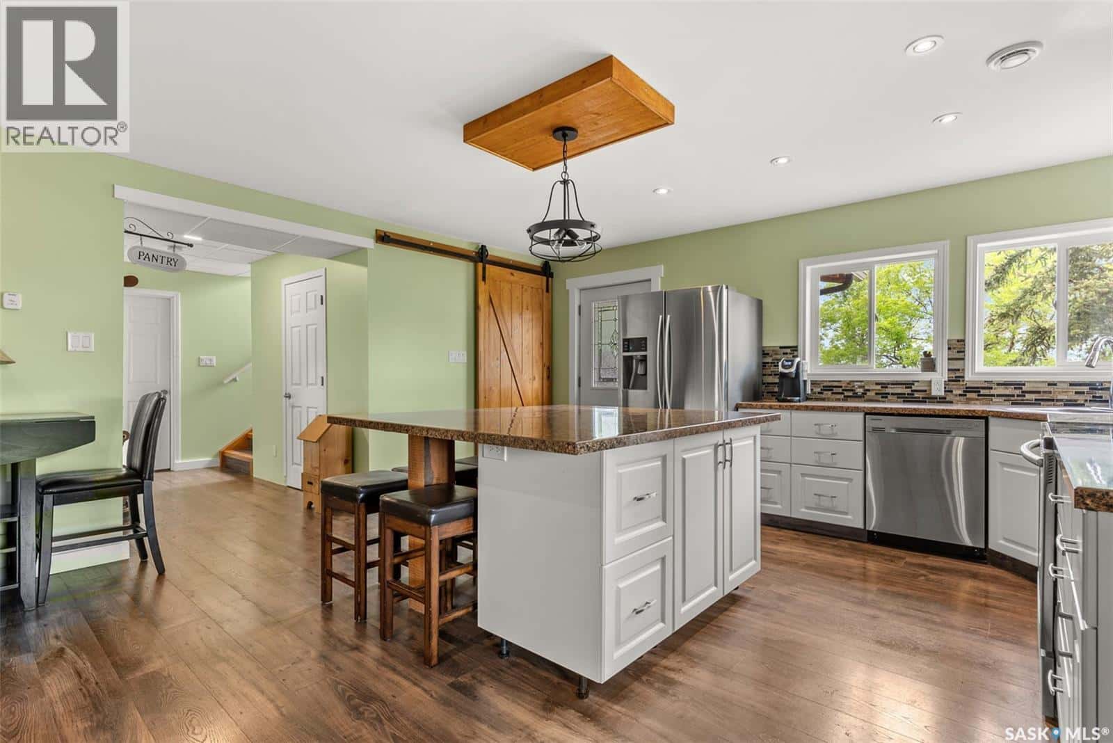 225 3rd STREET E — Regina Beach, Saskatchewan - Photo 5 of 41