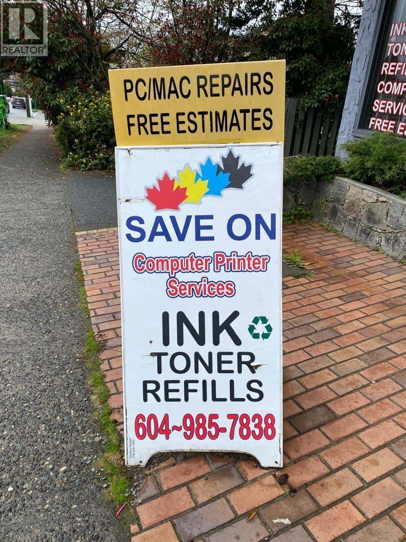 3051 LONSDALE AVENUE — North Vancouver, British Columbia - Photo 3 of 7