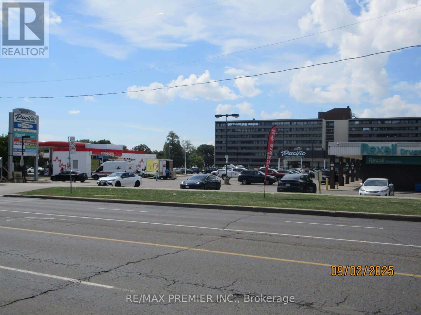 623 - 4673 JANE STREET — Toronto (Black Creek), Ontario - Photo 2 of 3