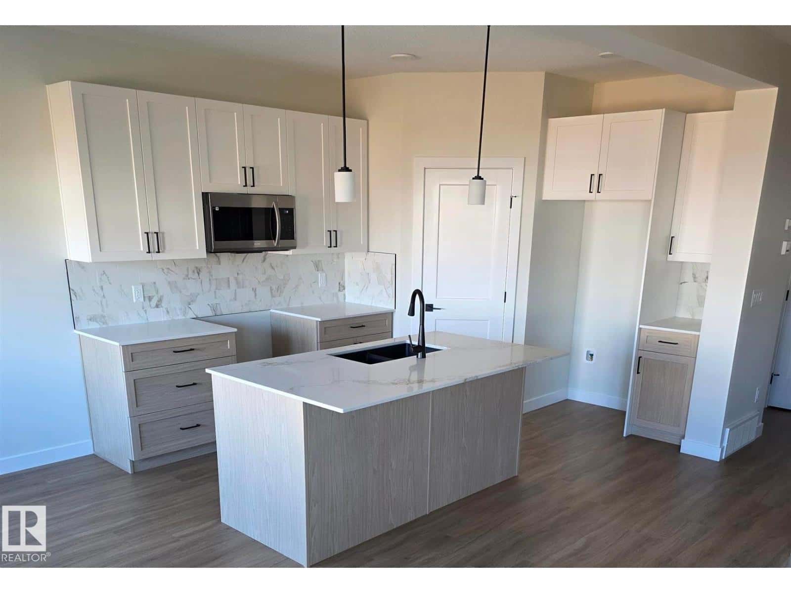 22 SERENO LN — Fort Saskatchewan, Alberta - Photo 2 of 30