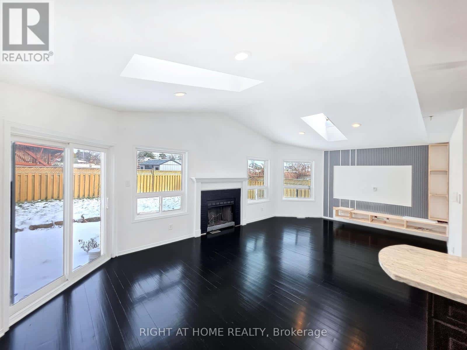 6 BUFFRIDGE TRAIL — Brampton (Snelgrove), Ontario - Photo 5 of 20