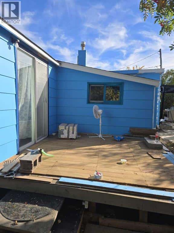 4513 44 Street — Castor, Alberta - Photo 3 of 32