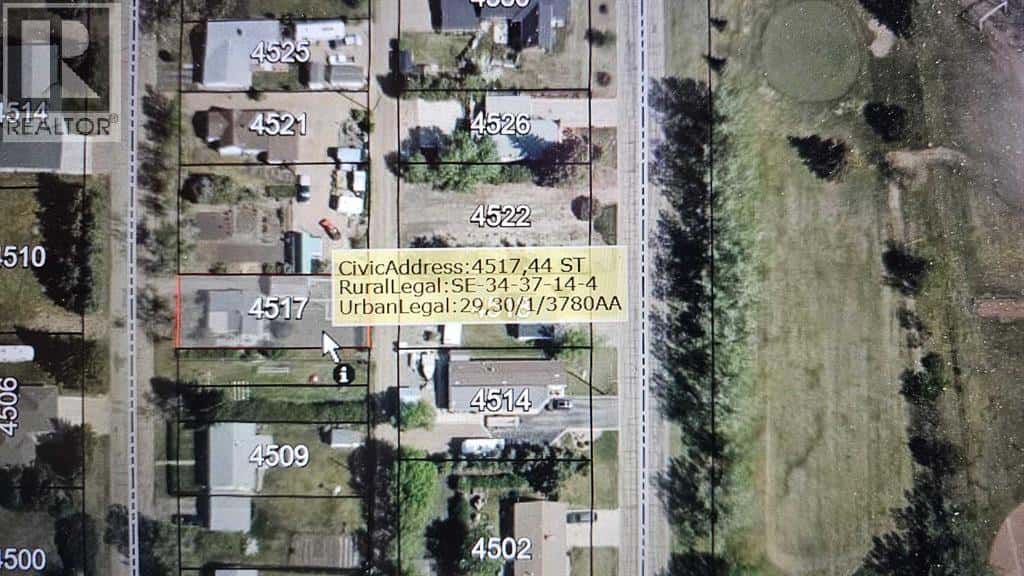 4513 44 Street — Castor, Alberta - Photo 2 of 32