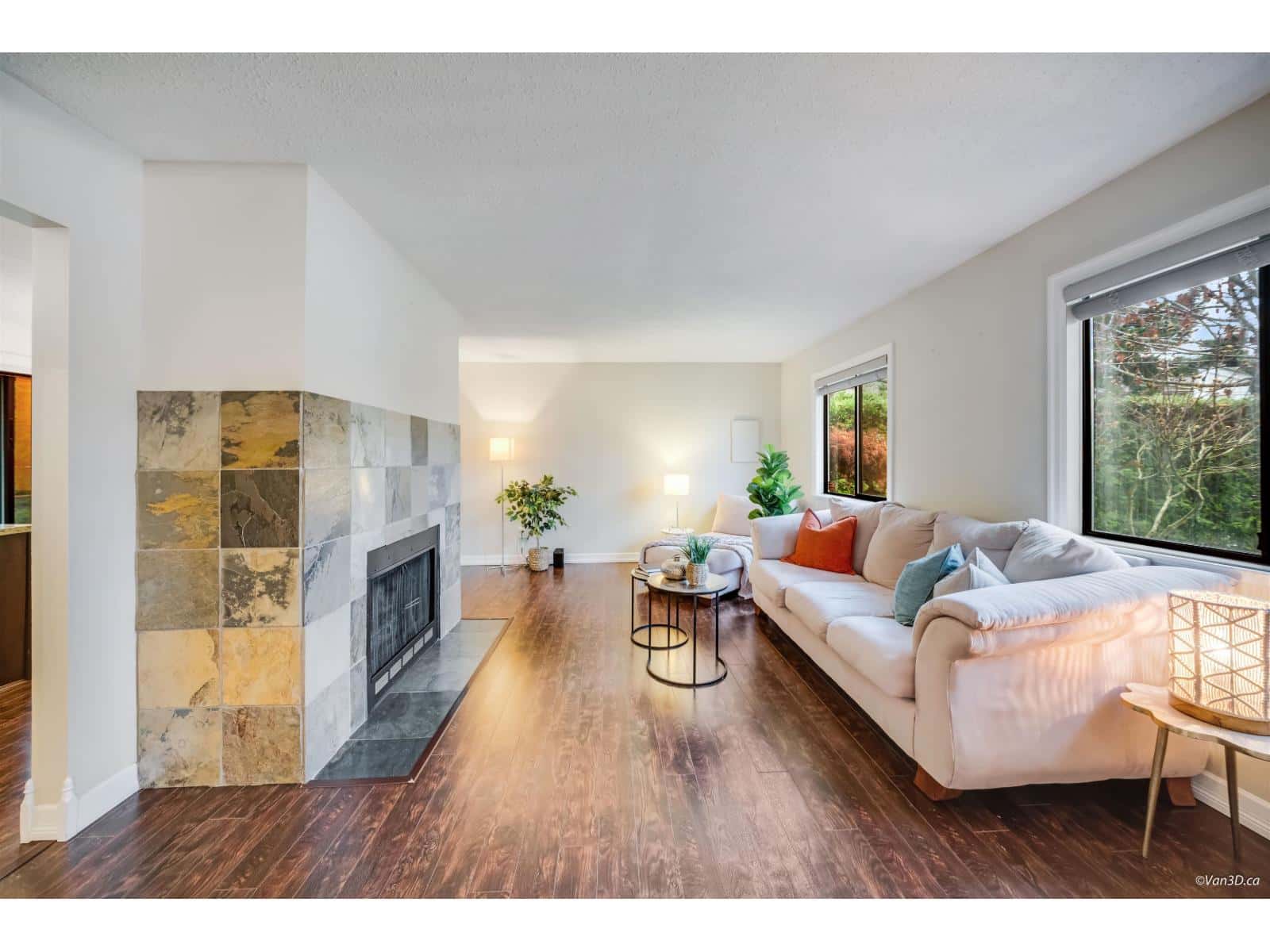 1831 KEYS PLACE — Abbotsford, British Columbia - Photo 5 of 34