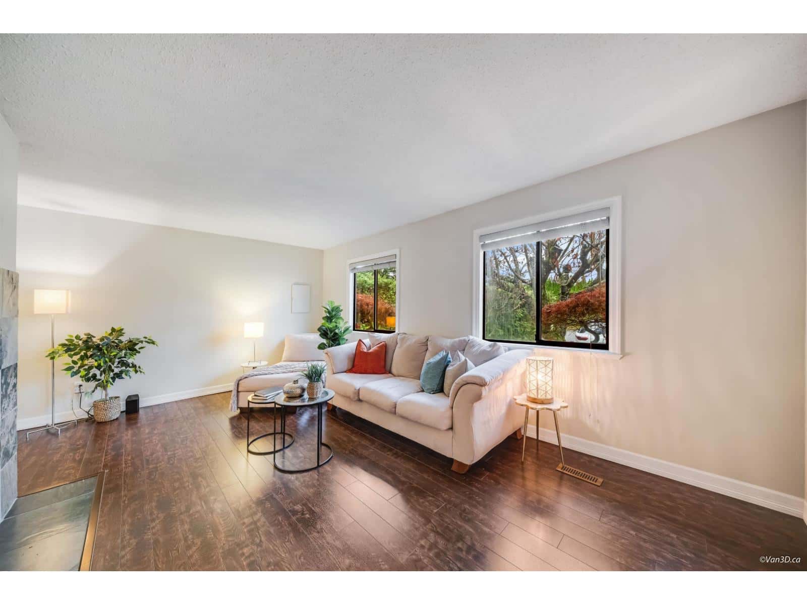 1831 KEYS PLACE — Abbotsford, British Columbia - Photo 4 of 34