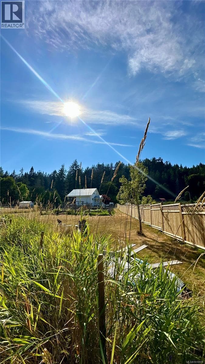 1502 Fulford-Ganges Rd — Salt Spring, British Columbia - Main photo