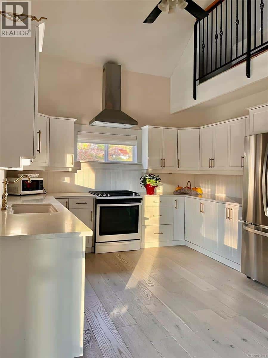 1502 Fulford-Ganges Rd — Salt Spring, British Columbia - Photo 4 of 30