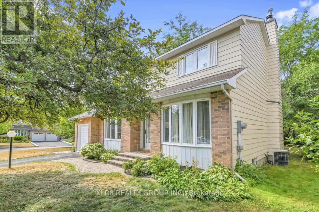 12 JOHN SIDNEY CRESCENT — Ottawa, Ontario - Photo 3 of 36