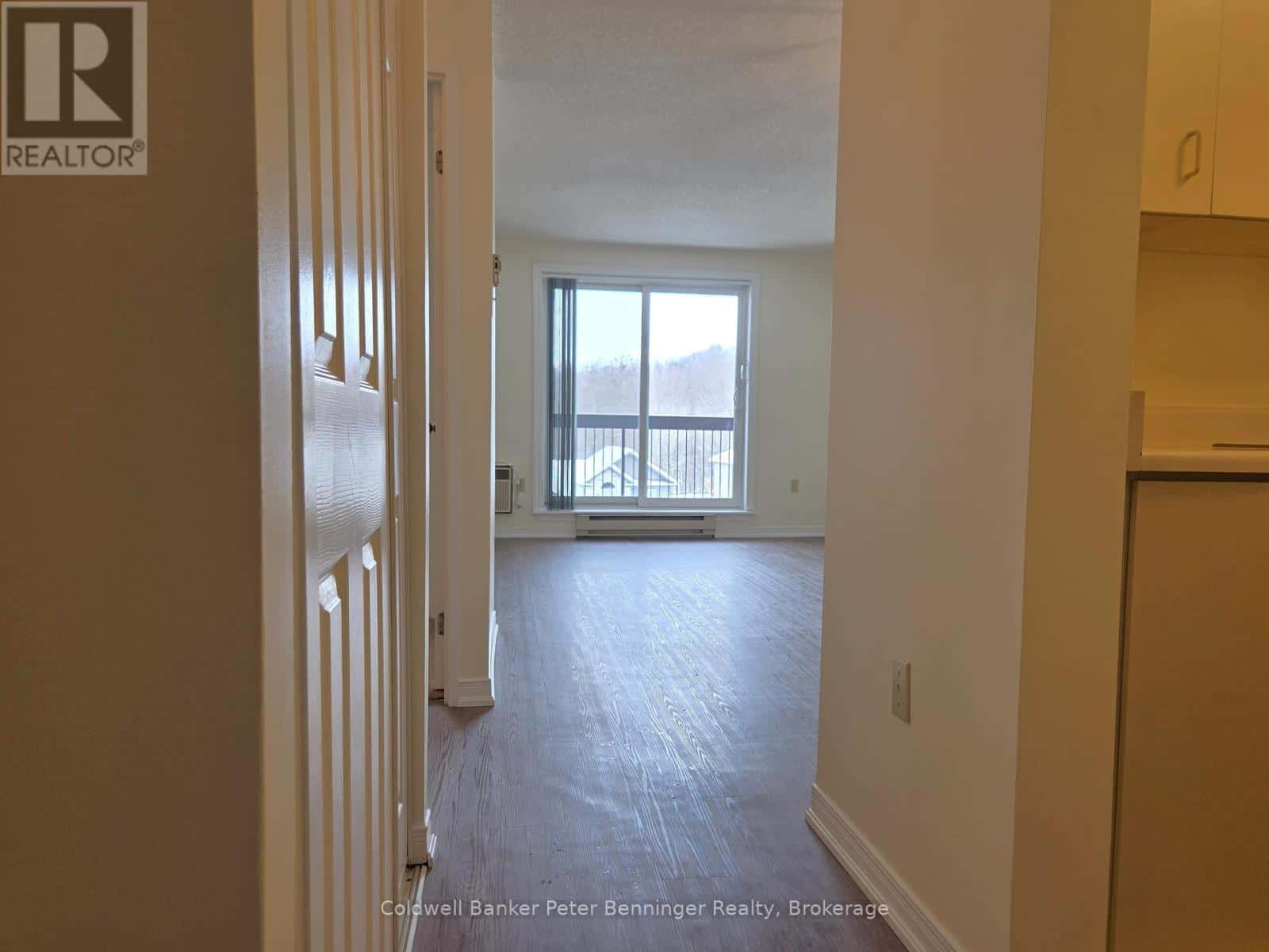 305 - 5 VALLEYSIDE DRIVE — Brockton, Ontario - Photo 3 of 21