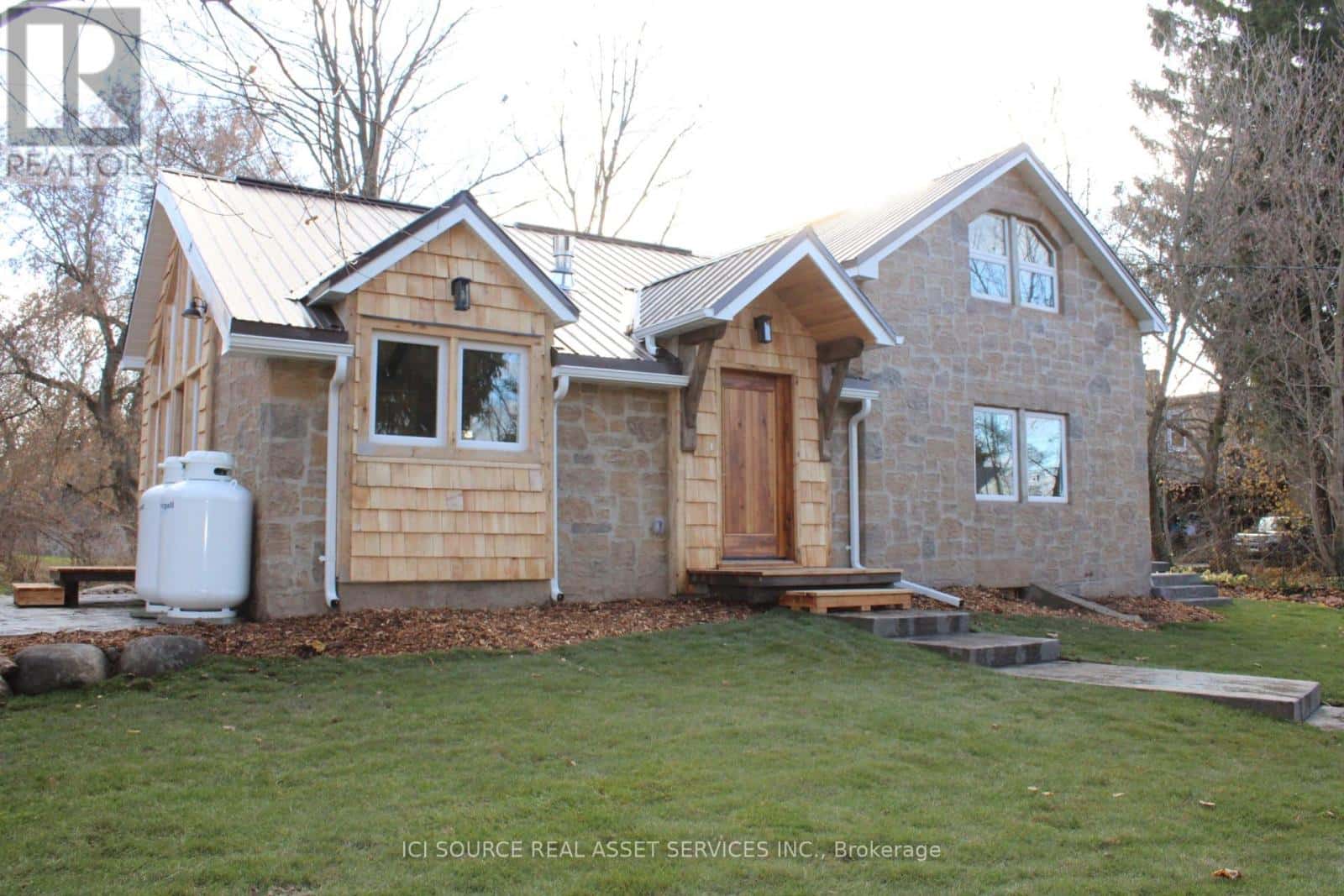131 ORR STREET — Chatsworth, Ontario - Photo 3 of 32