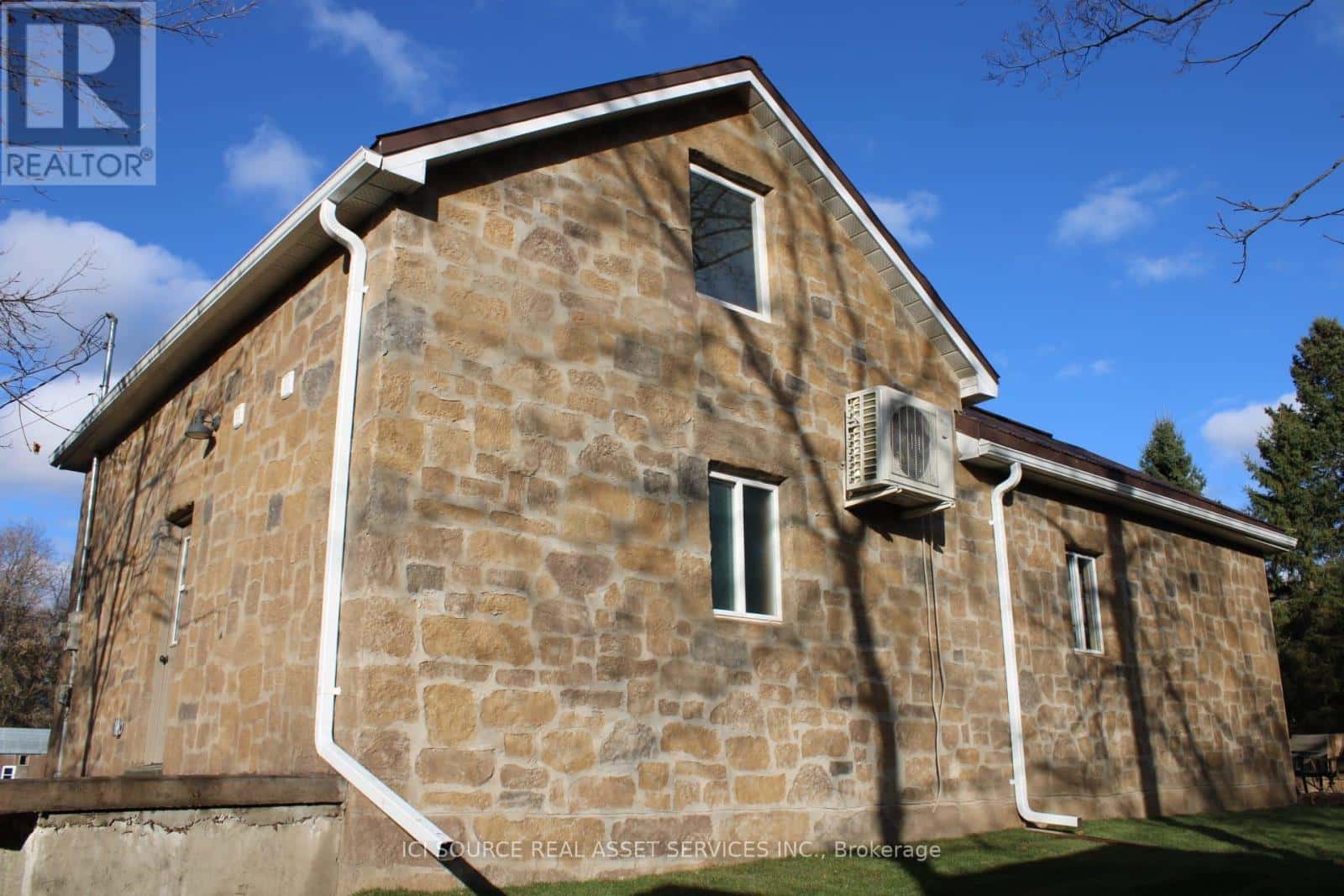 131 ORR STREET — Chatsworth, Ontario - Photo 5 of 32